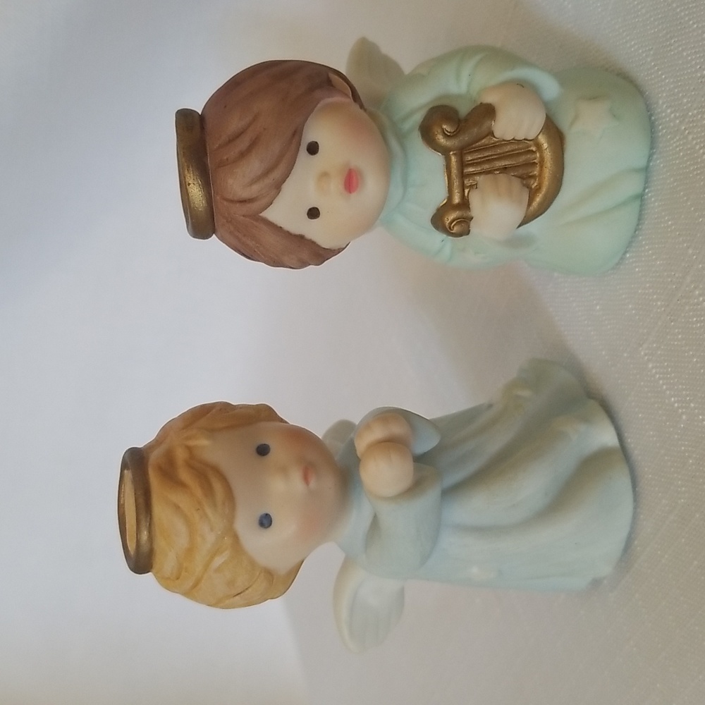 AVON VINTAGE PAIR TWO HEAVENLY BLESSINGS ANGELS FOR CHRISTMAS NATIVITY …